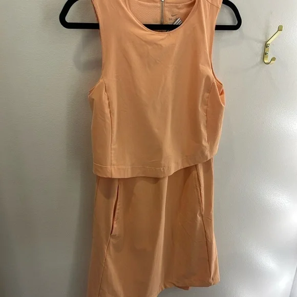Nike Women's XSmall GOLF FLEX ACE DRESS Peach - Picture 2 of 5